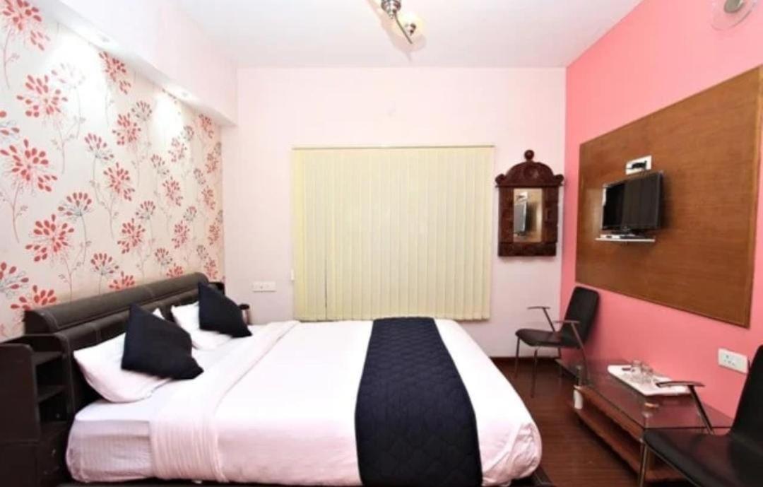 Savi'S Home Stay Ooty Pokoj fotografie