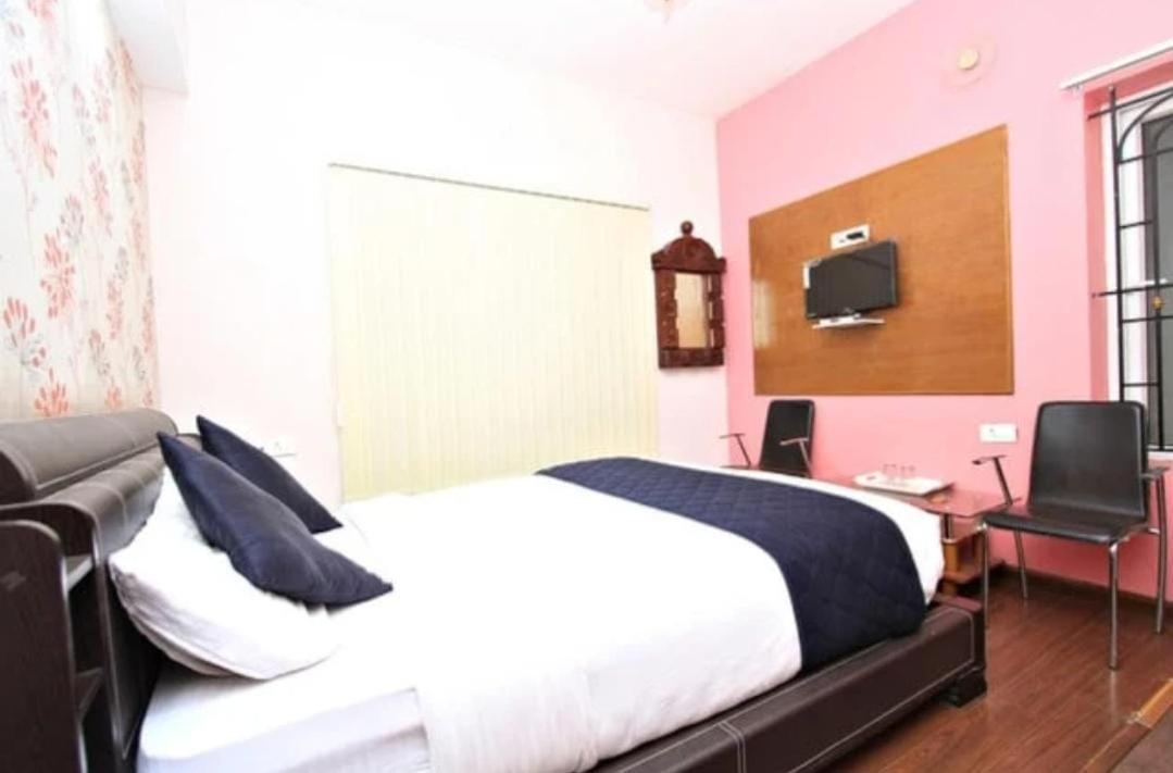 Savi'S Home Stay Ooty Pokoj fotografie